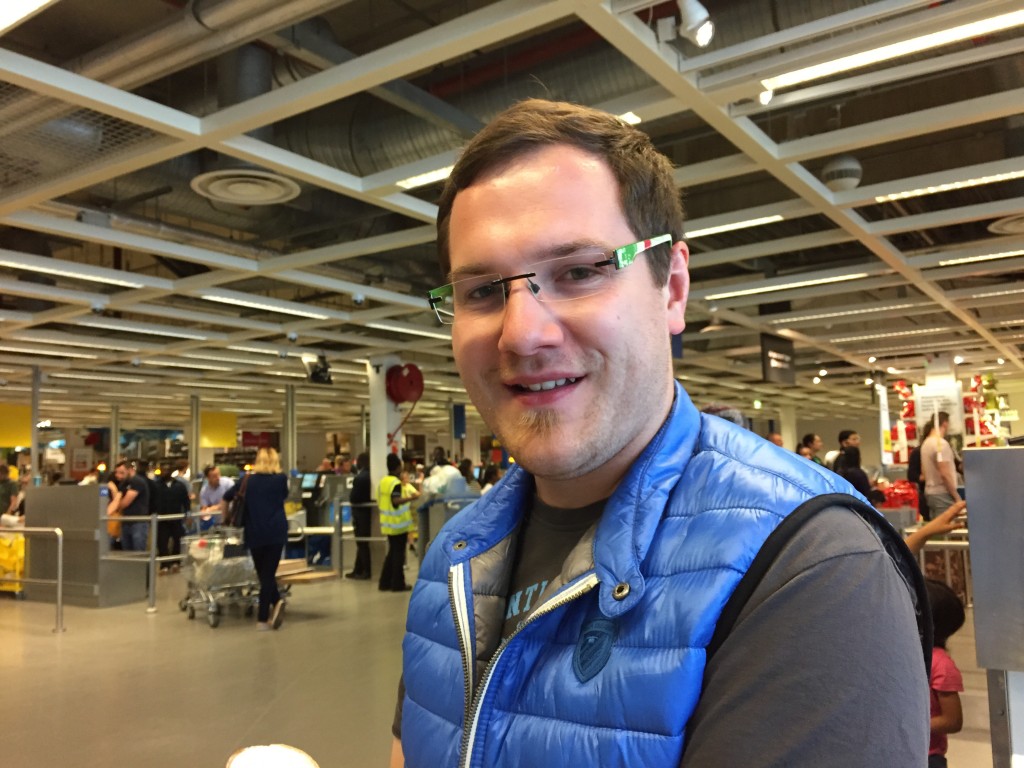 Xhris mit Eis im Ikea